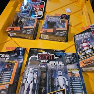 Star wars action figures, gold nugget collectable knives